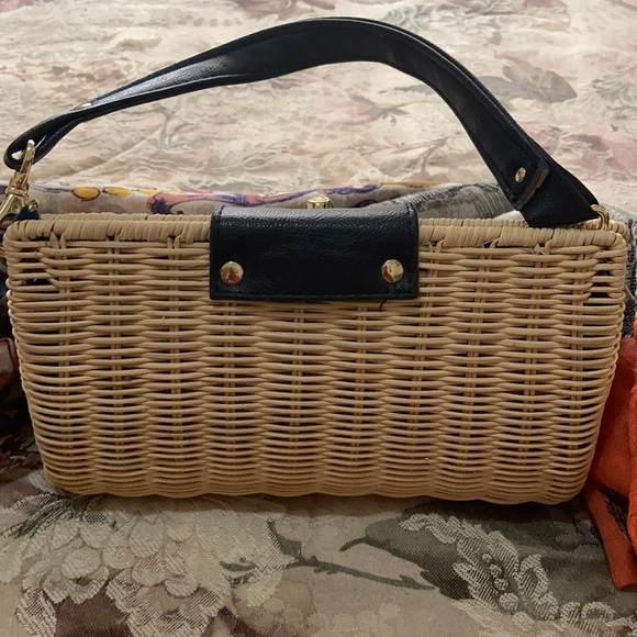 Straw Purse - Picture 2 of 3